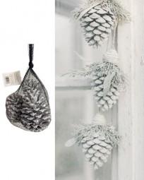 W Deko Tannenzapfen Gross 3Stk. white-washed im Netz W Deko Tannenzapfen Gross 3Stk. white-washed im Netz